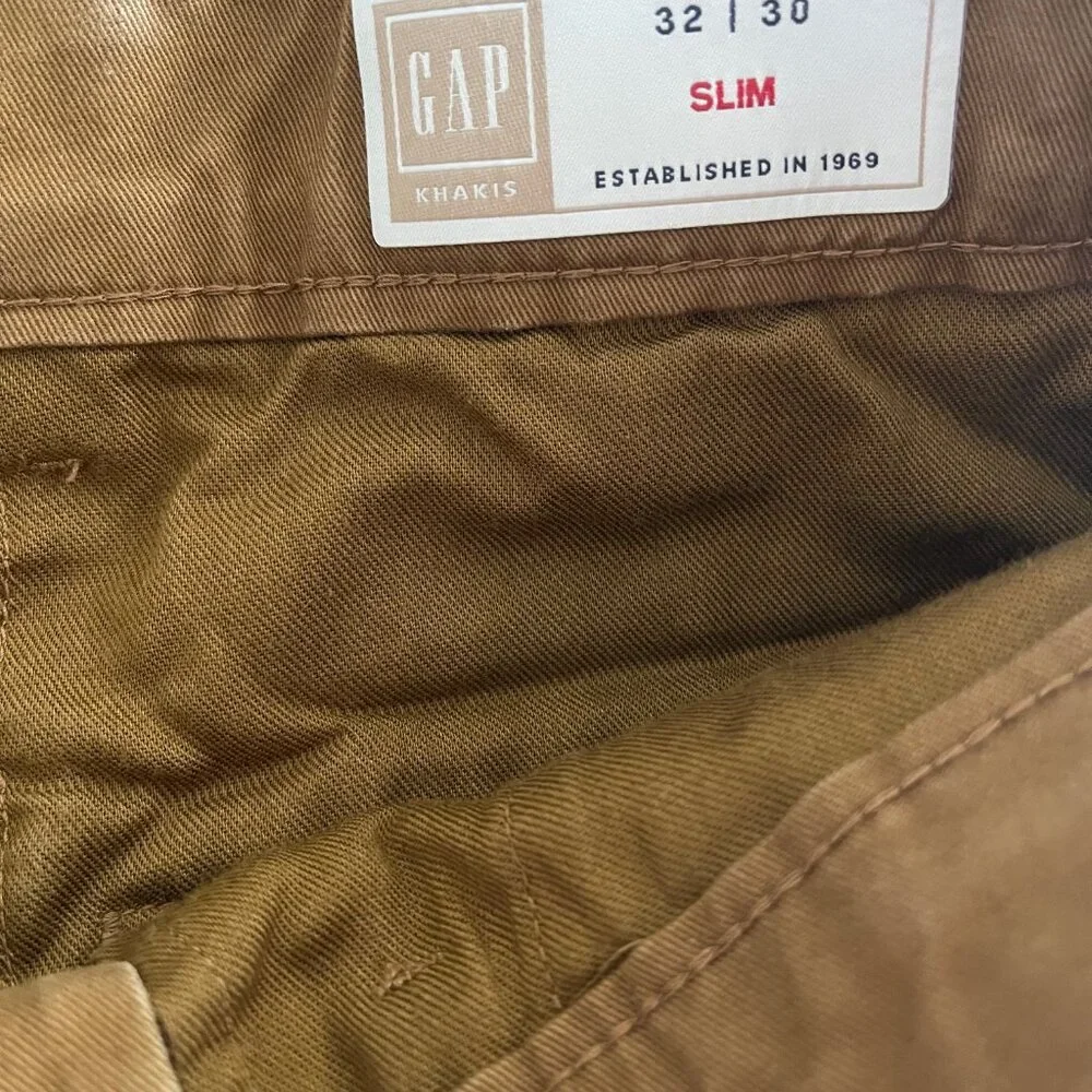 GAP Slim Stretch Modern Khakis in Brown Size 32x30 (True Waist 34